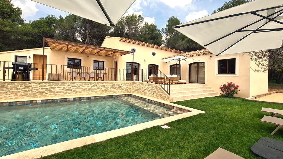 Bastide Elise, maison de vacances avec piscine chauffée proche de Lourmarin en Provence