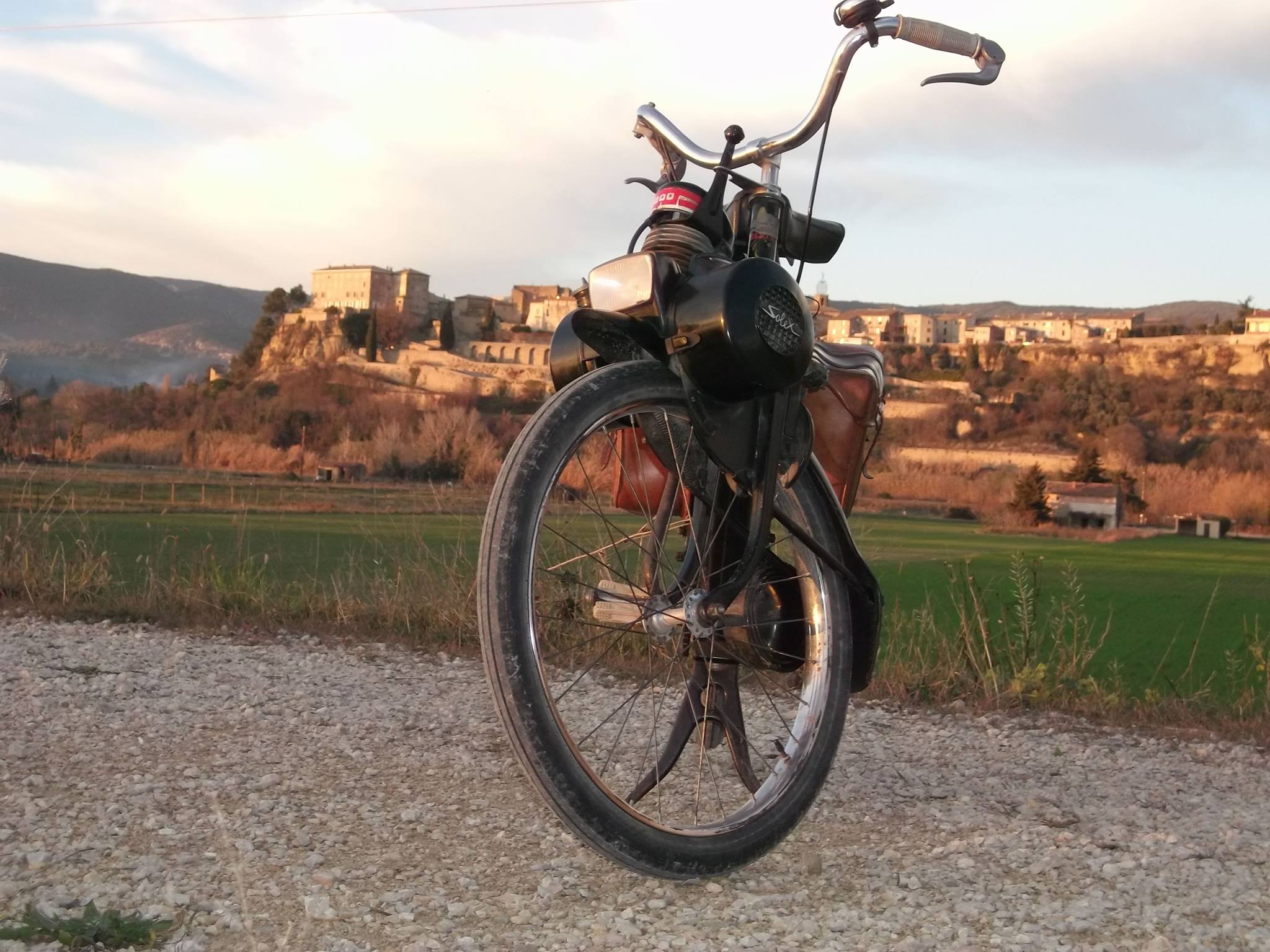 louer un solex pour visiter le luberon